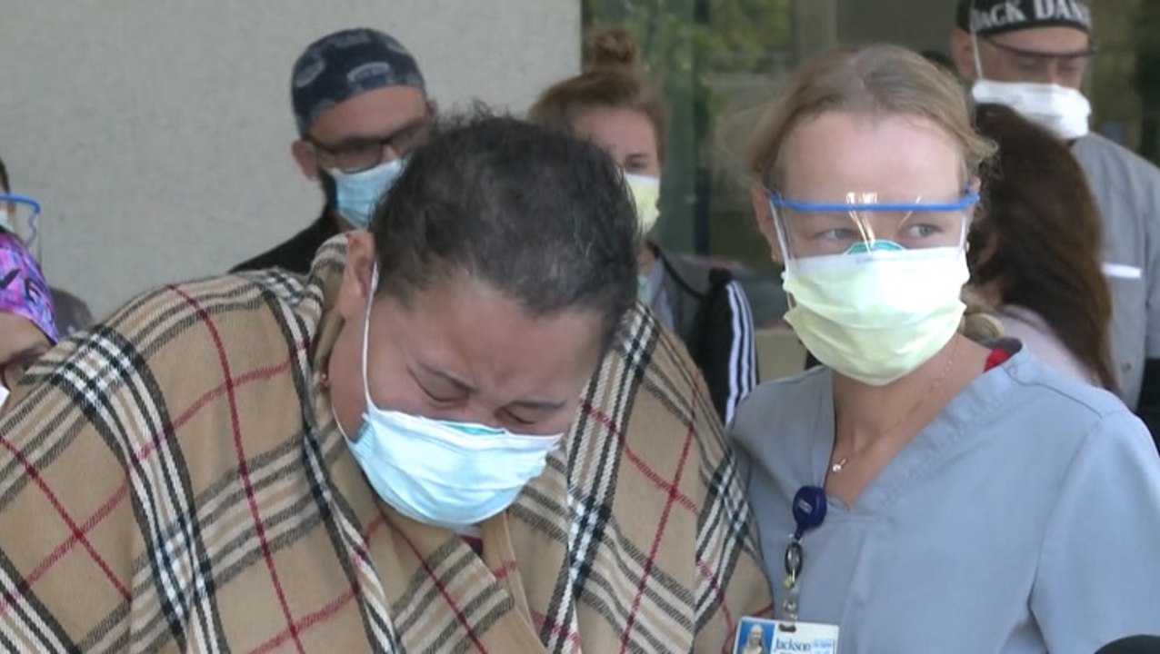 Florida health care worker leaves hospital after 9-month fight against COVID