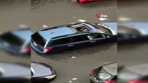 Beyrut'u şiddetli yağmur vurdu, onlarca araç suya gömüldü