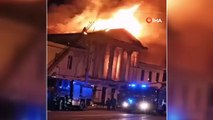 - Ukrayna’da Restoranda Yangın Çıktı- Yangın Tiyatro Binasına Da Sıçradı