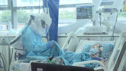 경기도 치료 병상 포화...자택 대기 3백 명 육박 / YTN