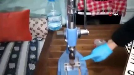 Kocaeli’de konteynerde sahte plaka basanlara operasyon: 2 gözaltı