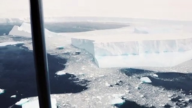 Самый большой в мире айсберг сняли британские пилоты