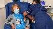 Margaret Keenan, de 90 años, recibe la primera vacuna contra COVID-19 en el Reino Unido