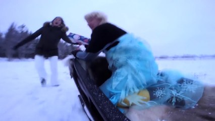 La folle course de rennes des chroniqueurs lors du voyage en Laponie