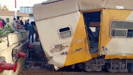 أول فيديو من حادث محطة المنصورة لتصادم قطار بالحاجز الأسمنتى