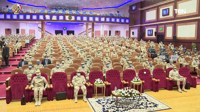 الفريق أول محمد زكى القائد العام للقوات المسلحة يلتقى مقاتلى الجيش الثالث الميدانى
