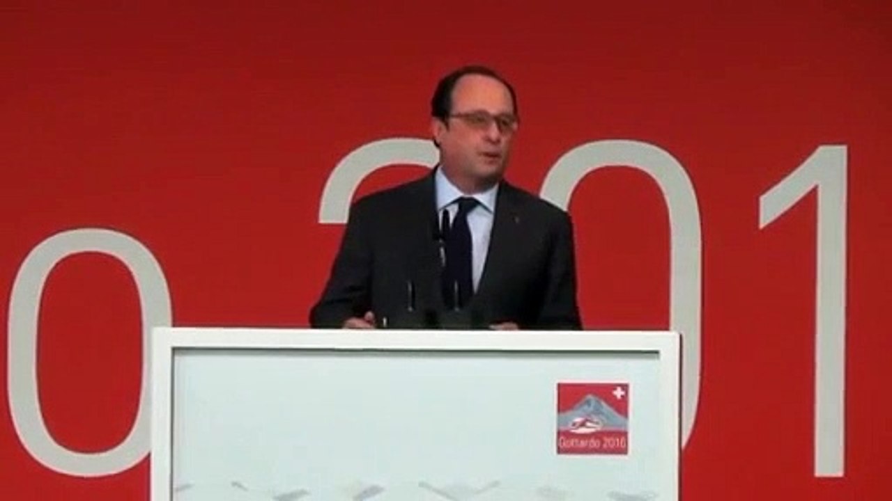 Un discours politique devant un public