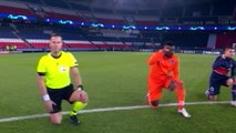 ПСЖ и «Истанбул» доиграли скандальный матч