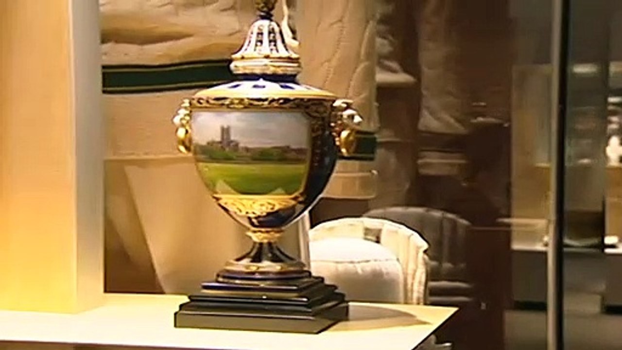 A baggy green worn by cricketing great Don Bradman is about to go under the hammer.