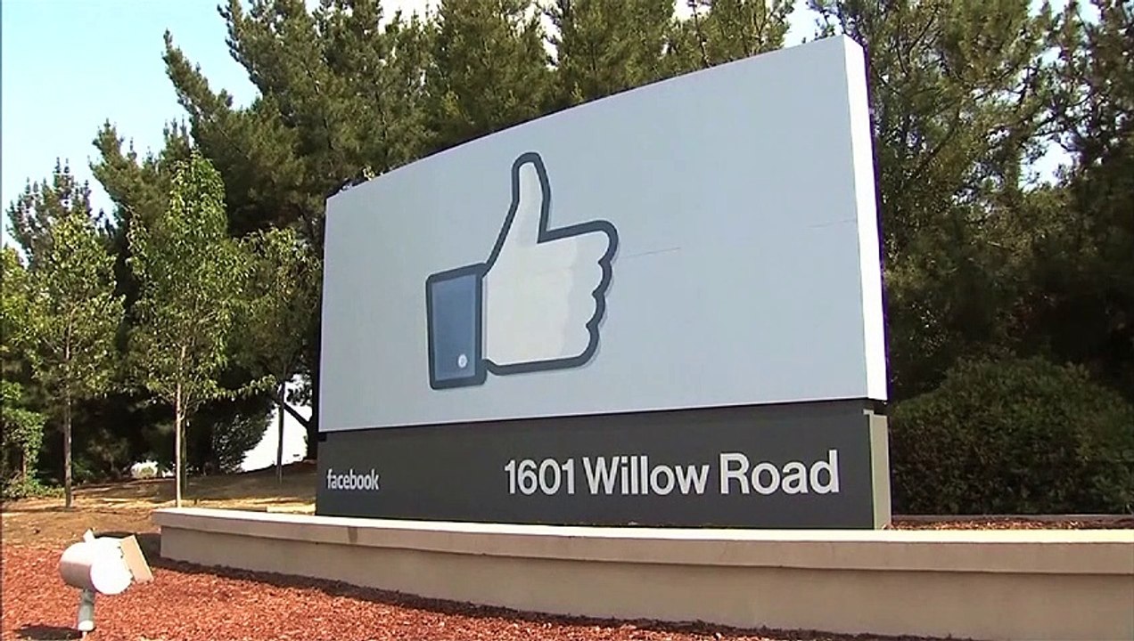 Feldarabolnák a Facebookot