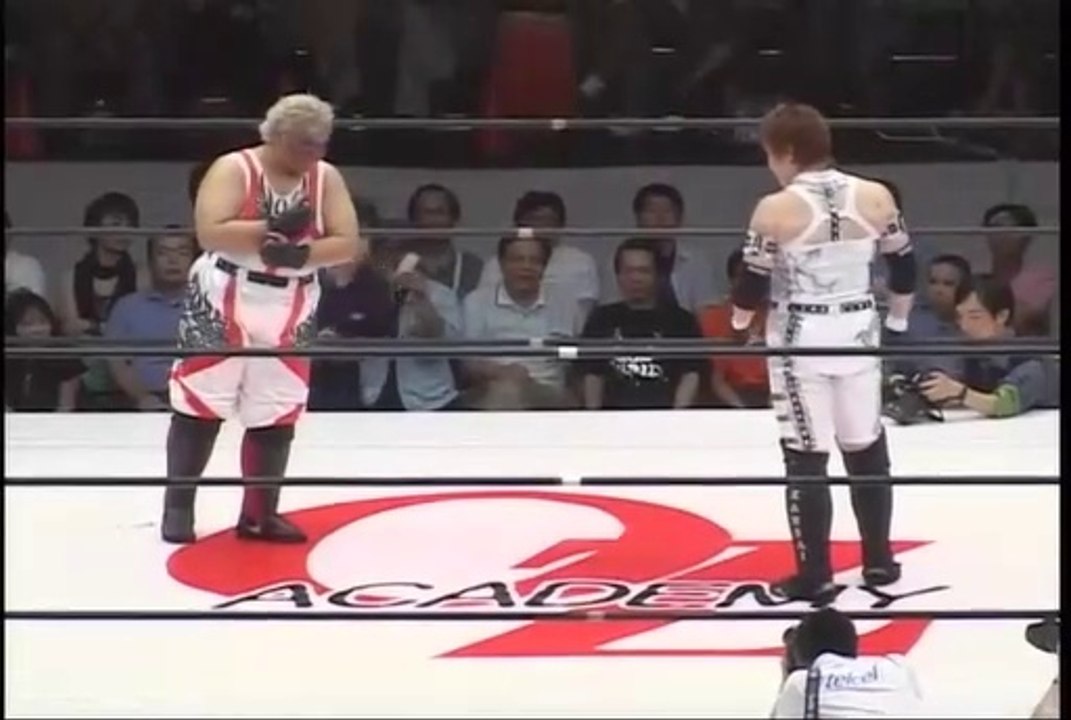 Aja Kong vs. Dynamite Kansai 2009.08.16