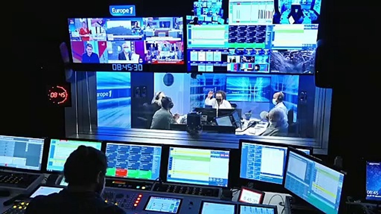 Roselyne Bachelot : "Renversez le pop-corn par terre et faites le cinéma chez vous !" (Canteloup)