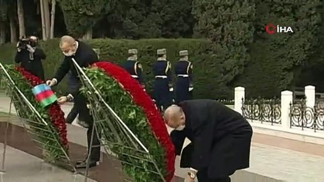 Cumhurbaşkanı Erdoğan, Haydar Aliyev’in kabrini ziyaret etti