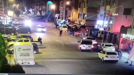 Artvin'den yüreklere dokunan görüntü...Kucağında uyuyakalan çocuğuyla evine gitmeye çalışan babayı polisler ekip aracıyla bıraktı