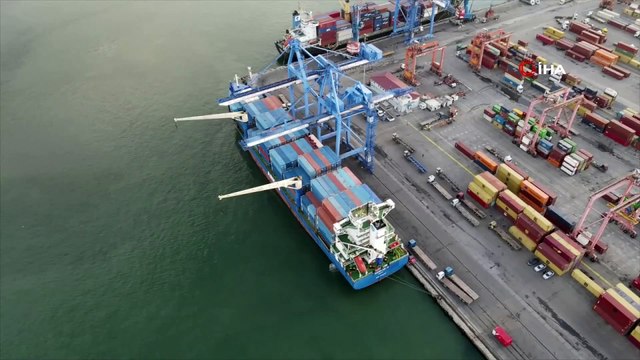 Doğu Akdeniz'de hukuk dışı arama yapılan Roseline A gemisi İzmir Limanı'na yanaştı