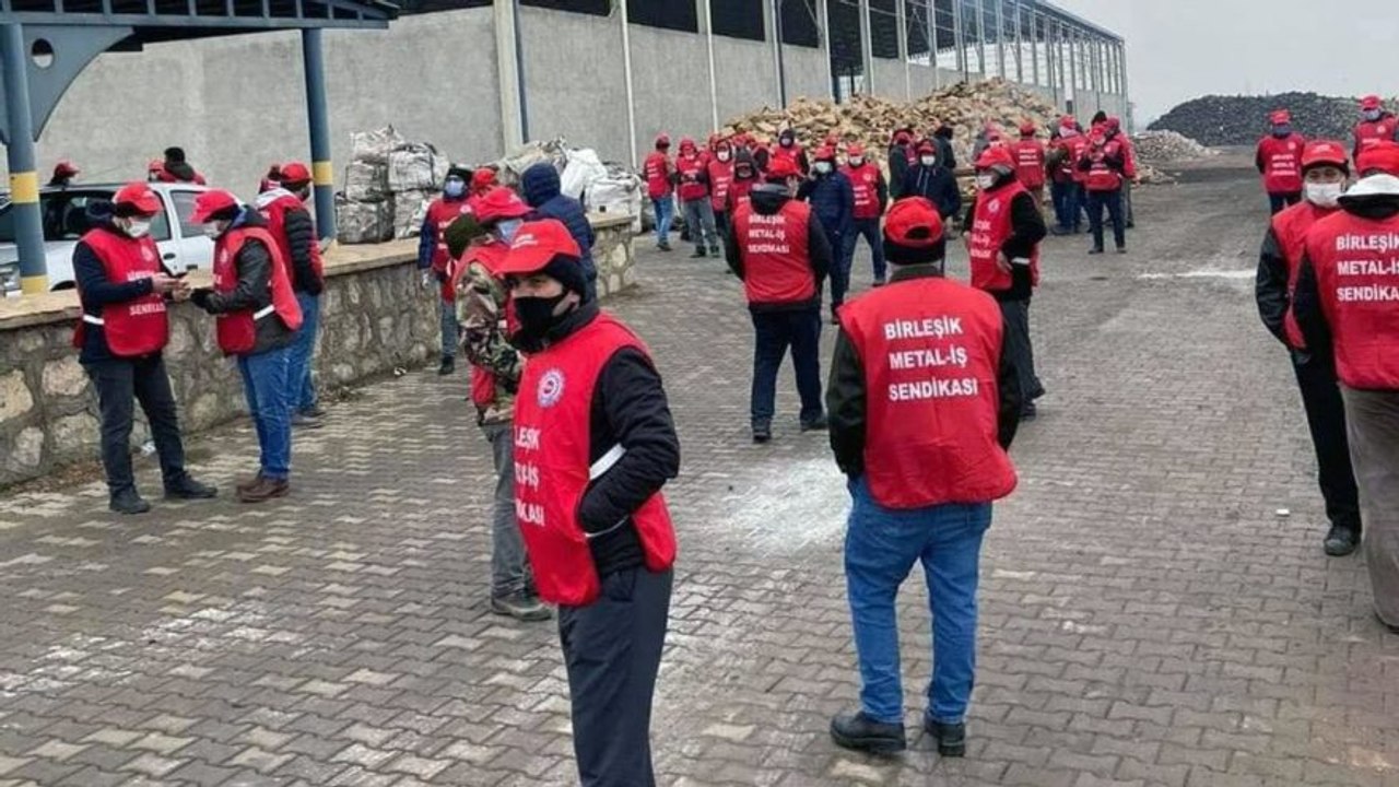 Sendikaya üye oldular, 'ahlaksızlık' gerekçesiyle işten atıldılar