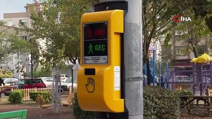 Trafik ışıkları, görme engelliler için konuşacak