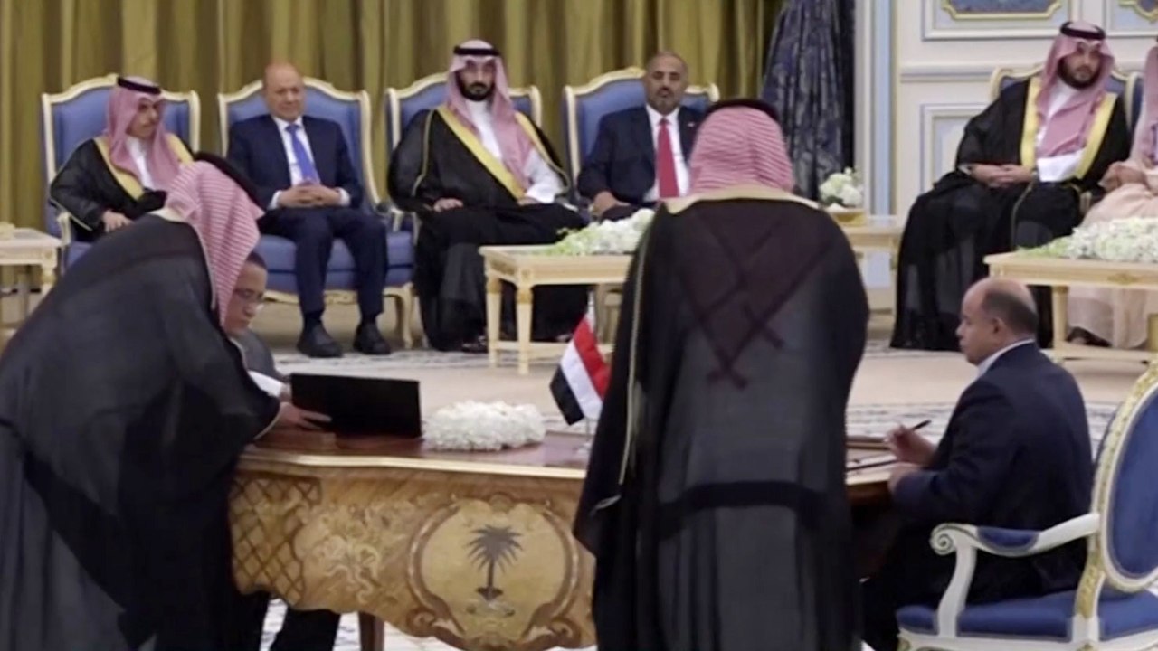 التحالف السعودي الإماراتي يعلن التوافق على تشكيل حكومة يمنية