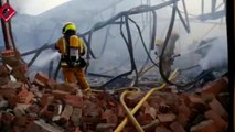 Bomberos dan por controlado el incendio en la fábrica de la Jijonenca