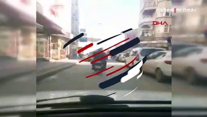 Trafikte ilginç yolculuk! Kask yerine poşet taktı