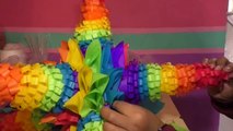 México se llena de color con sus tradicionales piñatas navideñas