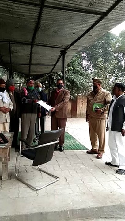 परेशानी का सबब बने गड्ढे, परेशान रहवासियों ने दिया सांकेतिक धरना
