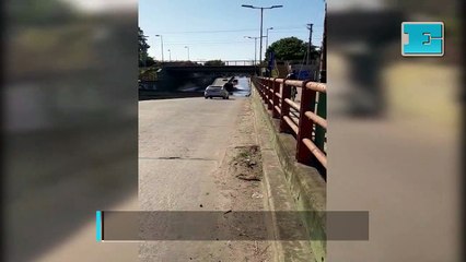 El paso bajo nivel de avenida 7 y 509 lleva casi una semana lleno de agua