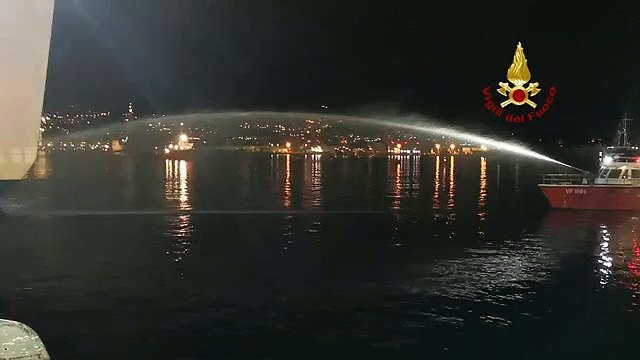 Messina - Pacco bomba su nave, esercitazione dei Vigili del Fuoco (10.12.20)