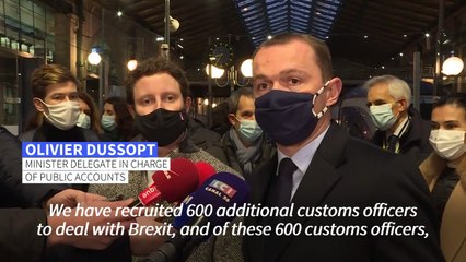 'Passports Please': Paris Eurostar terminal readies for impending Brexit