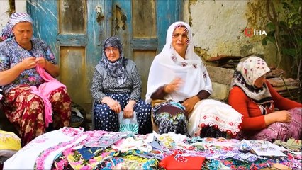 Bursa’da Kadınlar Geçimlerini Asırlık Gelenek İğne Oyası İle Kazanıyor