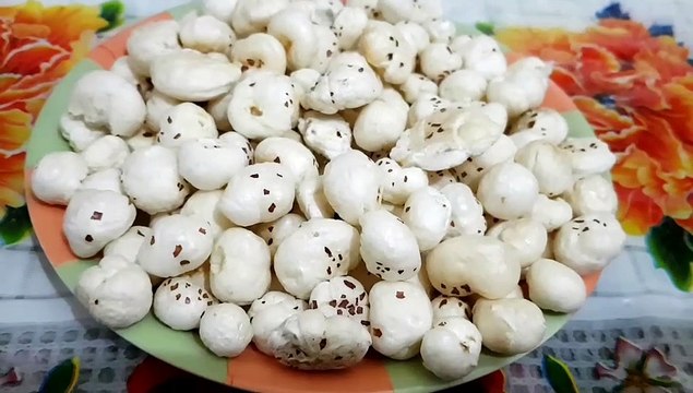 Makhana Burfi I Makhana chikki I puffed lotus seed burfi I Sweet Recipe I Makhana katli I मखाना बर्फी कैसे बनाएं I By Safina kitchen