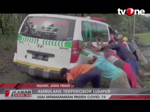 Usai Makamkan Pasien Covid-19, Ambulans Terjebak Lumpur