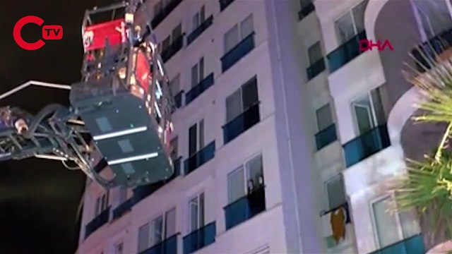 Tuzla'da kapalı olması gereken saunada yangın çıktı