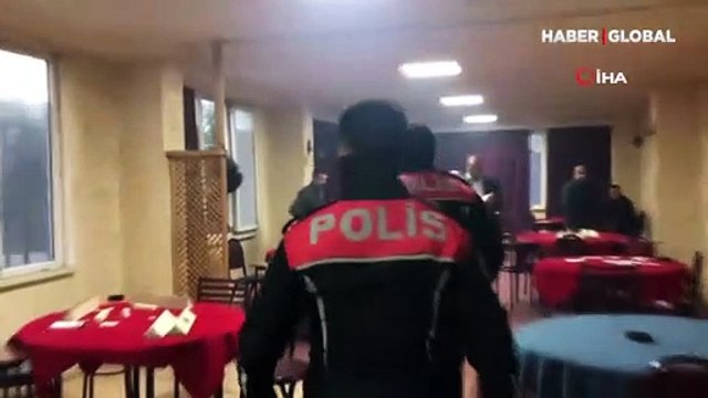 Polisi gören ikinci kattan atladı, düz duvara tırmandı...