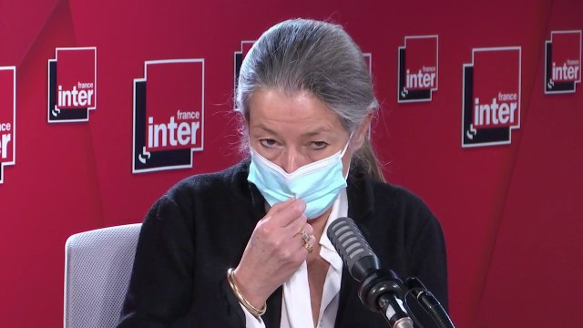 Odile Launay : Il y a certes des réactions au niveau de l'injection qui sont un peu plus fréquentes et intenses, des rougeurs, de la fièvre, de la fatigue. Mais ce n'est rien de très grave, et tout ça est transitoire.