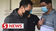 Immigration officer claims trial to 17 charges for freeing foreigners in exchange for bribes