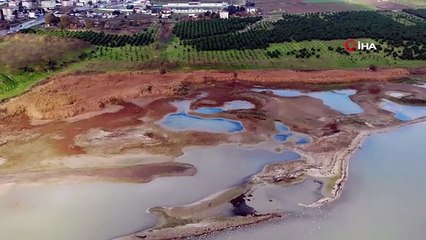İstanbul'da korkutan görüntü! Sular metrelerce geri çekildi