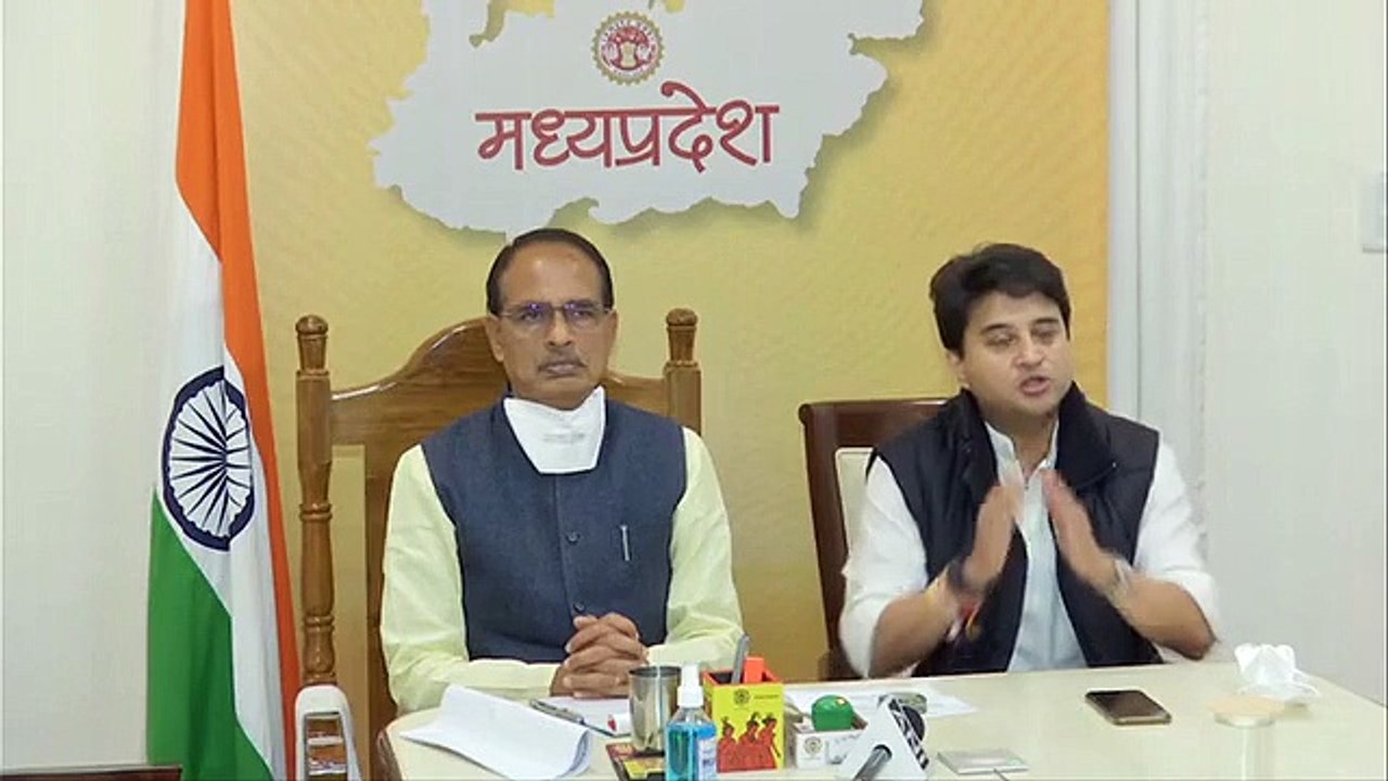 shivraj singh chouhan and jyotiraditya scindia video   conferencing
