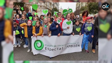 Cake Minuesa conversa con madres y profesoras de educación especial