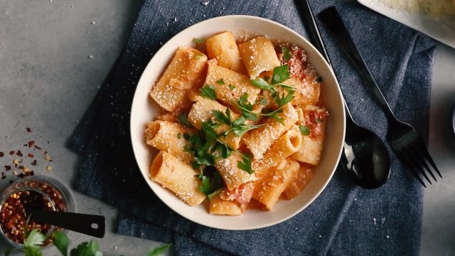 Creamy Tomato Soup with Buttery Croutons