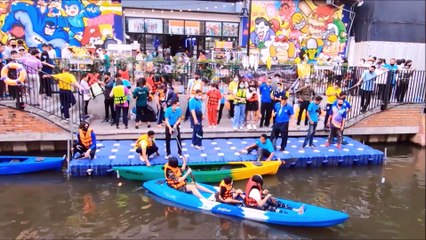 Klong Ong Ang Walking Street in Bangkok, Thailand
