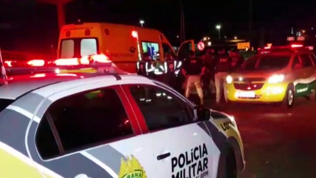 Mulher armada e em surto tenta contra própria vida na passarela do trevo Cataratas