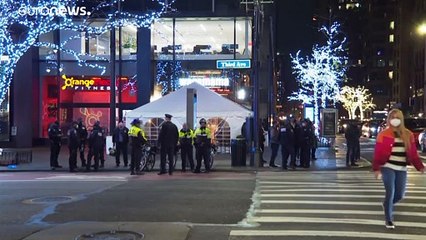 سيارة تصدم متظاهرين في نيويورك وسقوط عدد من الجرحى