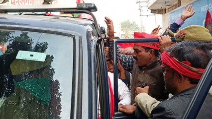 पूर्व विधायक को पुलिस जबरन ले गई थाना