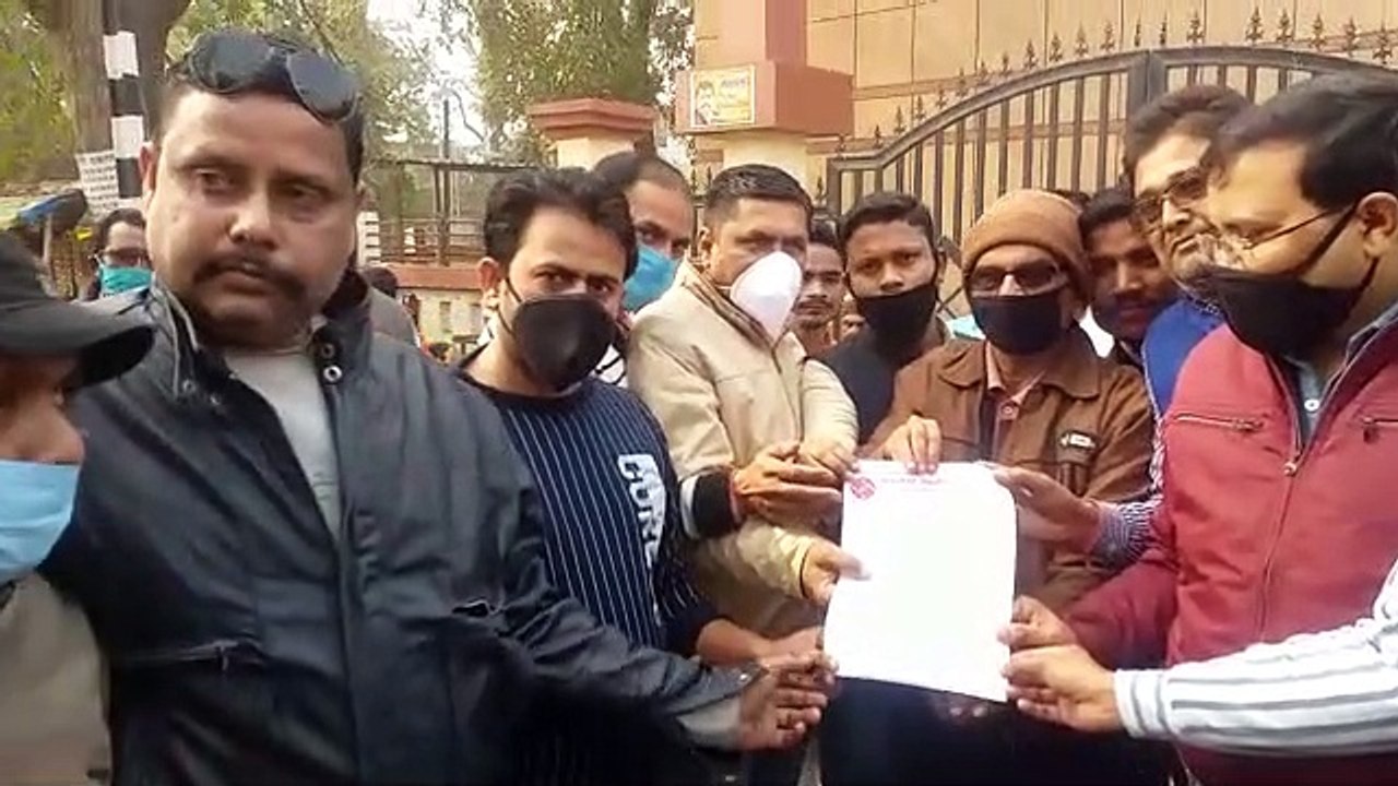 ग्रामीण प्रेस क्लब ने माननीय मुख्यमंत्री को सम्बोधित ज्ञापन तहसीलदार अवनीश कुमार को सौंपा