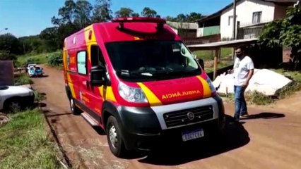 Com problemas no relacionamento jovem esfaqueia a própria perna