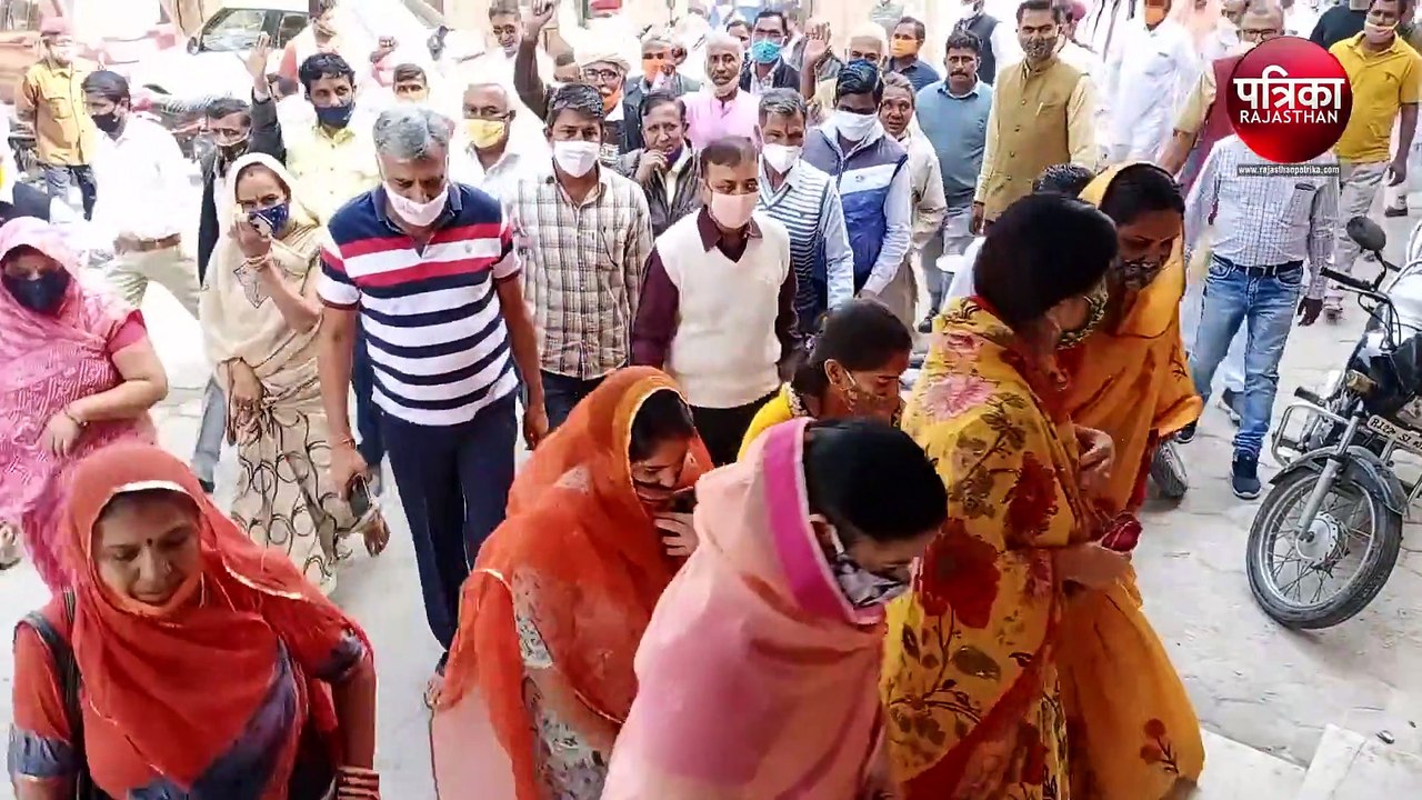 VIDEO : पाली : नवनिर्वाचित जिला प्रमुख रश्मि सिंह ने संभाला पदभार, समर्थकों में दिखा उत्साह