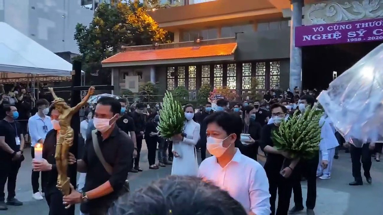 Hoài Linh, Việt Hương, Trấn Thành, Trường Giang tiễn biệt cố nghệ sĩ Chí Tài