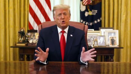 Comemoração pela vacina e novo recorde de casos nos EUA