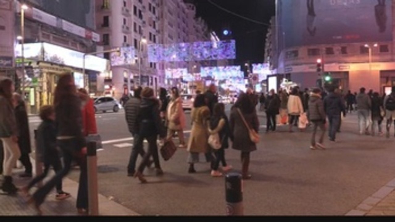 Varias comunidades relajan sus restricciones y llaman a la precaución